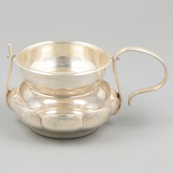 Theezeef met scharnierende lekbak zilver.