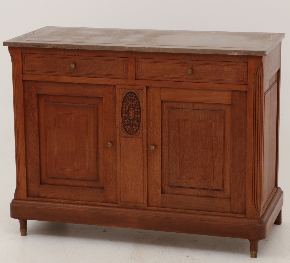 Een eikenhouten dressoir, Duitsland, ca. 1920.