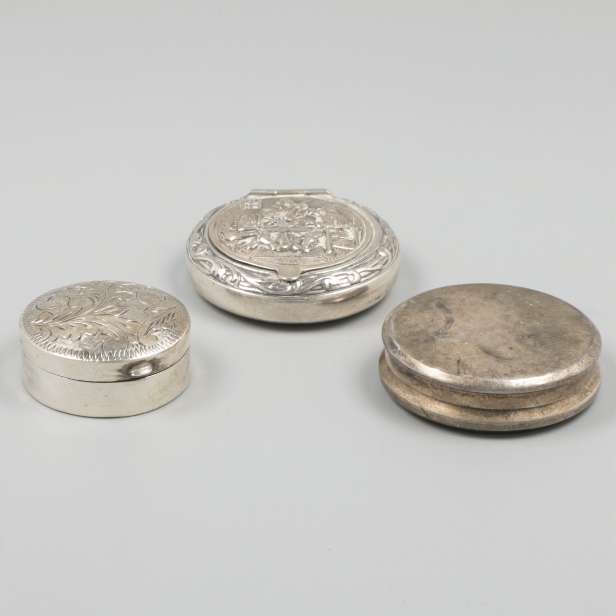 3-delig lot pillen/pepermuntdoosjes zilver.