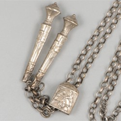 Jasseron ketting met breipendoppen zilver.