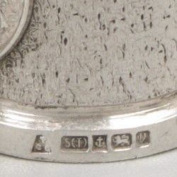 13-delig lot vingerhoedjes zilver.