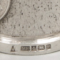 13-delig lot vingerhoedjes zilver.