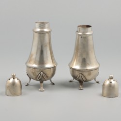 Peper- & zoutstrooier zilver.