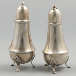 Peper- & zoutstrooier zilver.