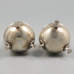 Peper- & zoutstrooier zilver.