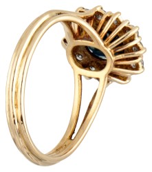 Vintage 18 kt. geelgouden entourage ring bezet met ca. 1.47 ct. natuurlijke saffier en ca. 0.36 ct. diamant.