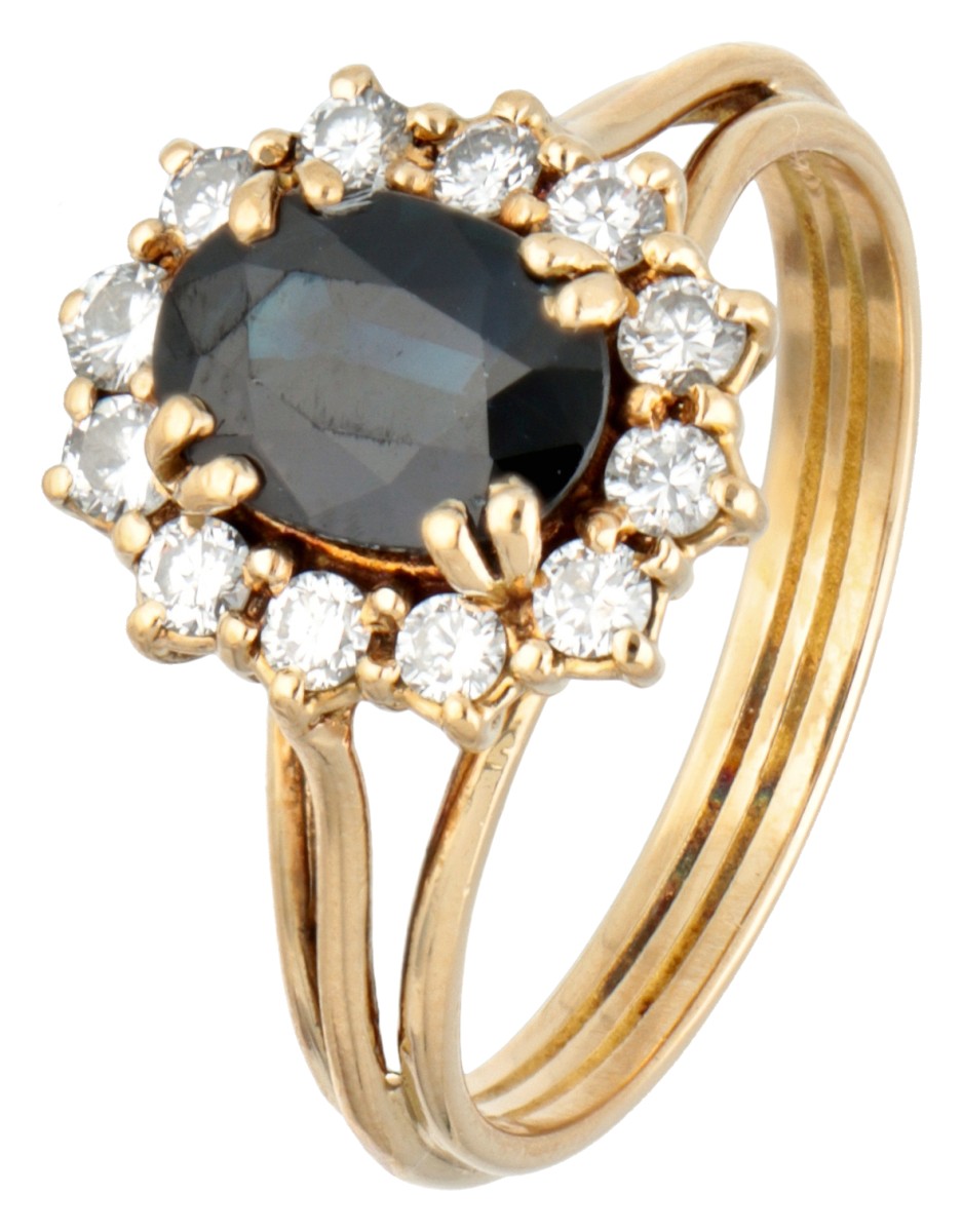 Vintage 18 kt. geelgouden entourage ring bezet met ca. 1.47 ct. natuurlijke saffier en ca. 0.36 ct. diamant.