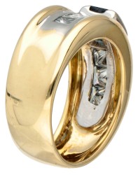 18 kt. Bicolor gouden ring bezet met ca. 1.04 ct. natuurlijke saffier en ca. 0.96 ct. diamant.