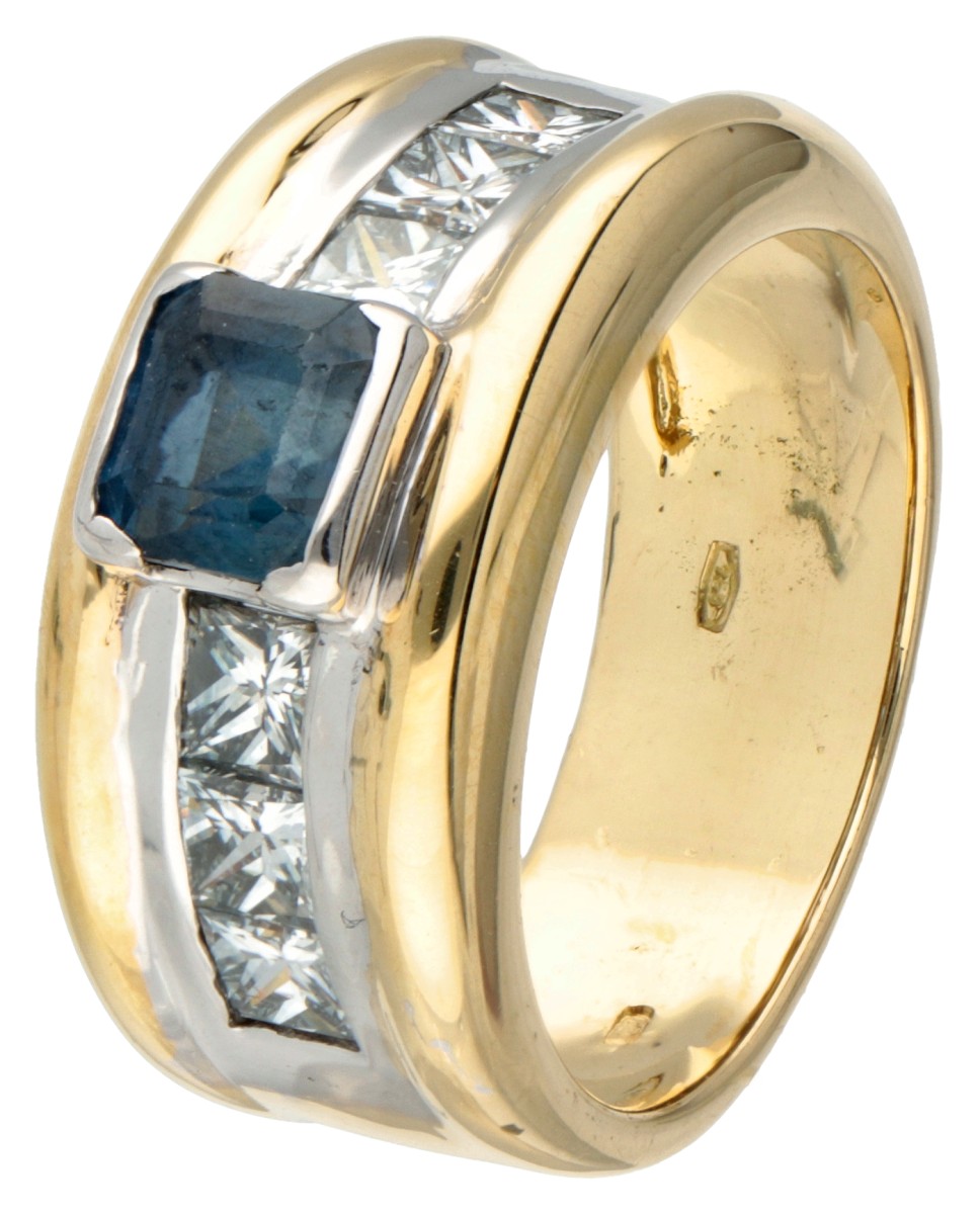 18 kt. Bicolor gouden ring bezet met ca. 1.04 ct. natuurlijke saffier en ca. 0.96 ct. diamant.