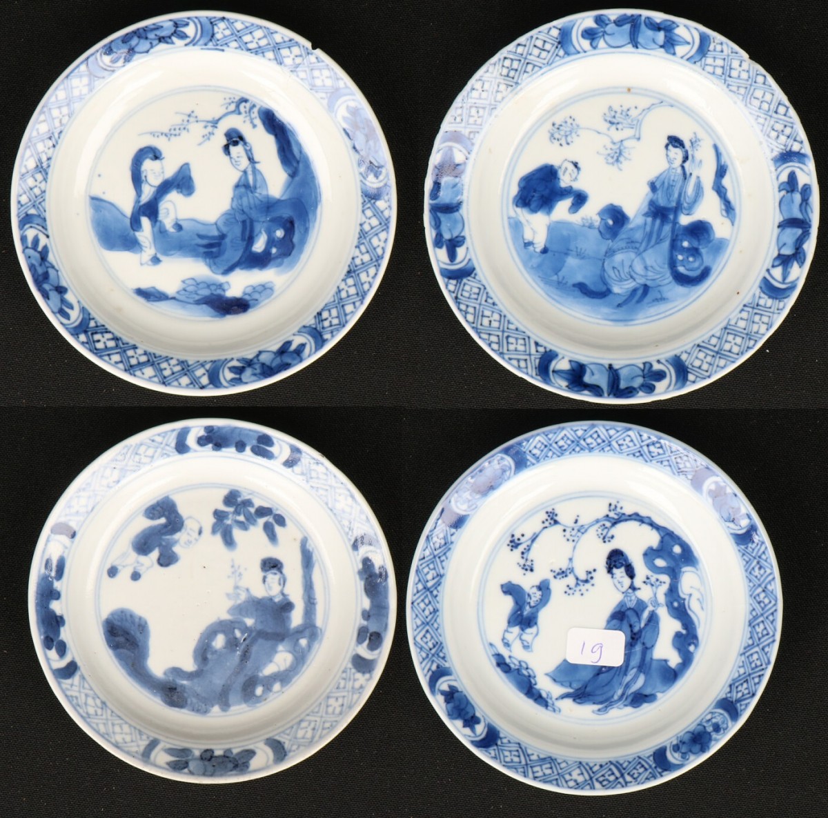 Een lot van (4) porseleinen bordjes met lijs en zotje in landschap decor. China, Kangxi.
