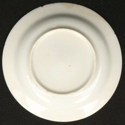 Een lot van (4) Porseleinen schoteltjes met ruiter en lansier decoratie. China, Kangxi.