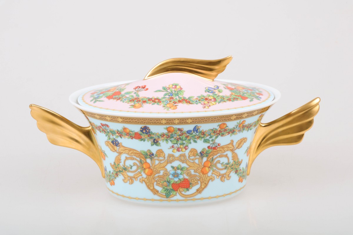 Een porseleinen terrine met Le Jardin decor. Rosenthal, Versace, eind 20e eeuw.