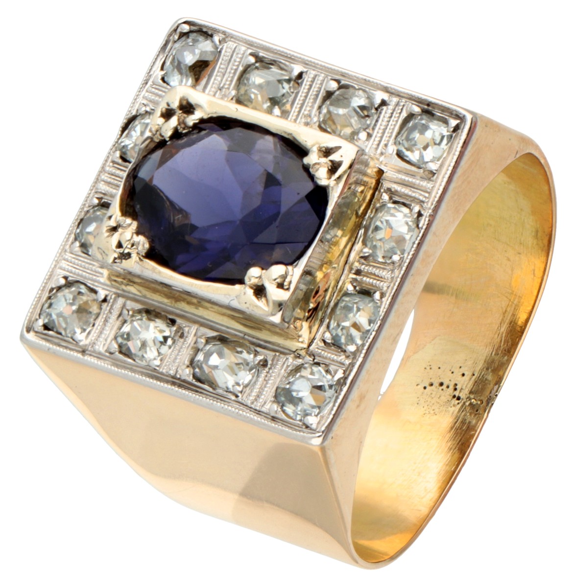 Retro 14 kt. geelgouden ring bezet met ca. 1.40 ct. ioliet en ca. 0.72 ct. diamant.