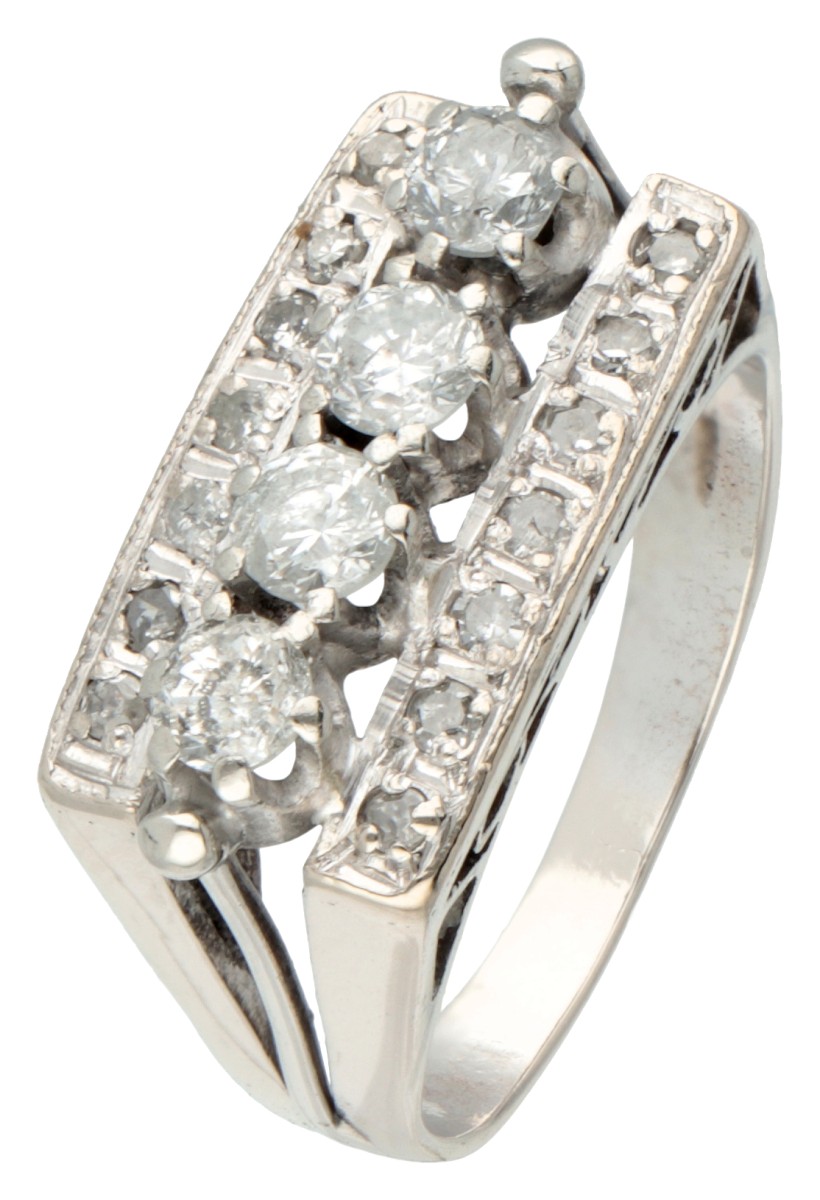 Retro 14 kt. witgouden ring bezet met ca. 0.69 ct. diamant.