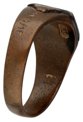 Bronzen patriottische ring uit de Eerste Wereldoorlog, zogenaamde loopgravenkunst en gegraveerd "Feldzug 1914/16".