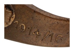 Bronzen patriottische ring uit de Eerste Wereldoorlog, zogenaamde loopgravenkunst en gegraveerd "Feldzug 1914/16".