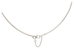 835 Zilveren collier met hanger bezet met ca. 30.00 ct. edelopaal en ca. 2.34 ct. natuurlijke saffier.