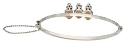 Sterling zilveren bangle armband bezet met ca. 3.00 ct. edelopaal en ca. 0.63 ct. natuurlijke saffier.