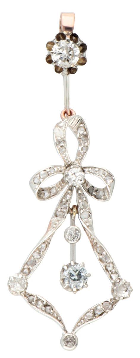 Antieke 14 kt. roségouden / 835 zilveren hanger bezet met ca. 0.76 ct. diamant.