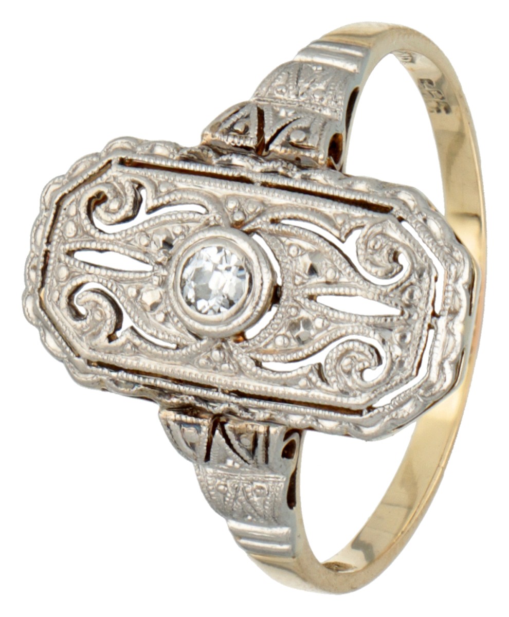 Art deco 14 kt. geelgouden / platina ring bezet met oud geslepen diamant.