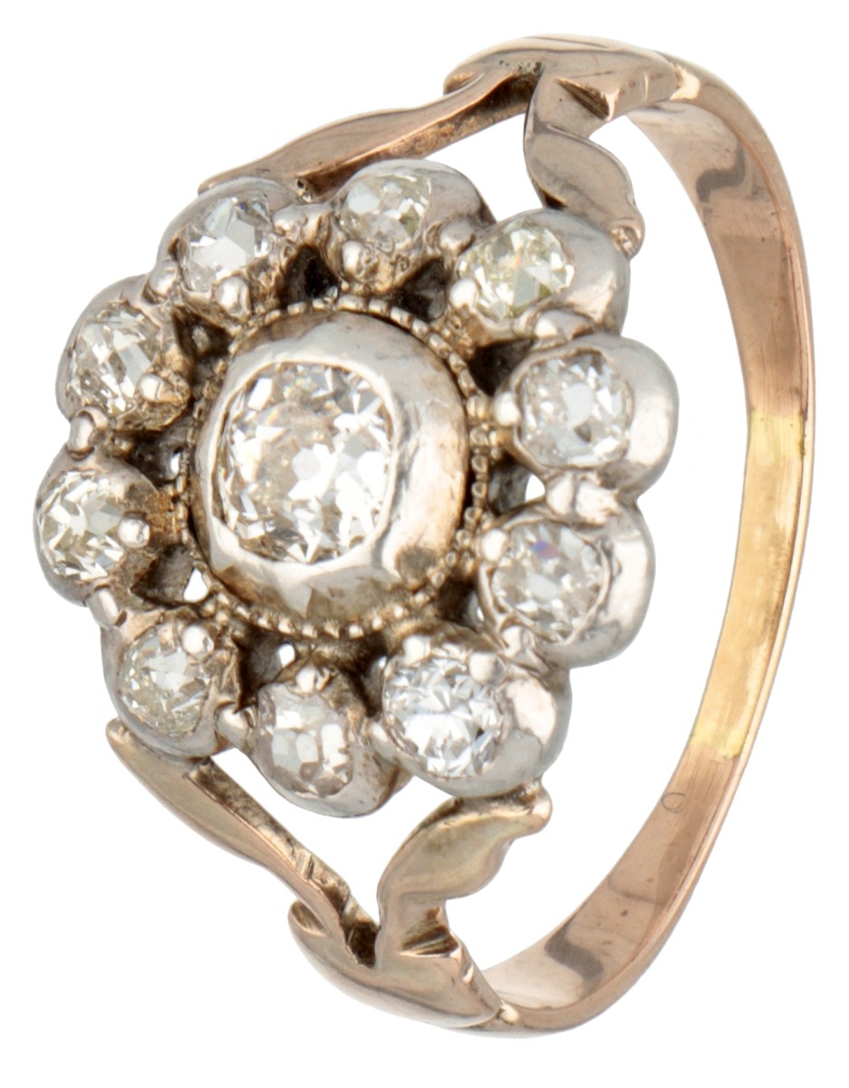 14 kt. Geelgouden Marguerite ring bezet met oud geslepen diamanten.