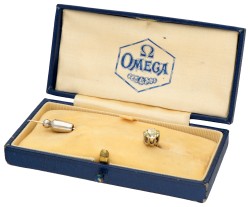 Antieke 14 kt. geelgouden reversspeld bezet met ca. 0.89 ct. oud cushion geslepen Fancy light yellow diamant.